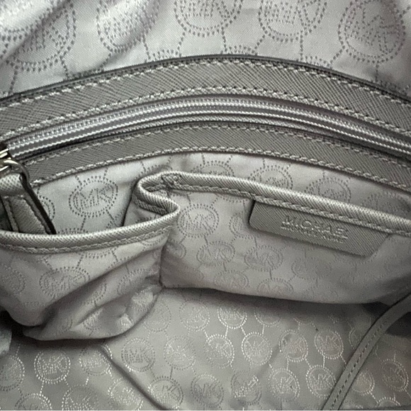 Michael Kors studded Hamilton Tote NEW - Picture 5 of 8